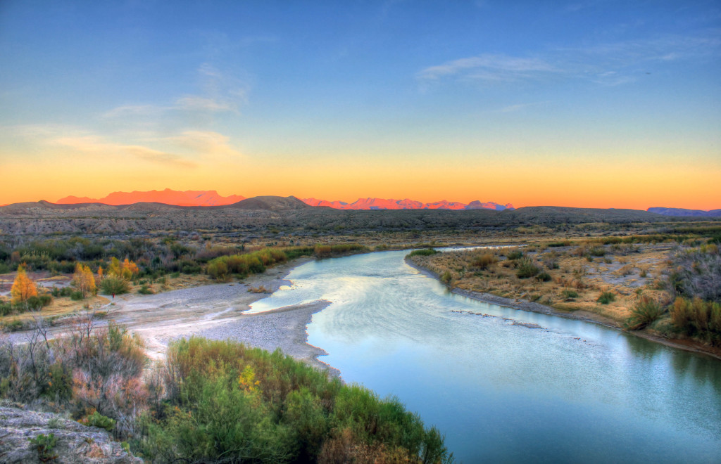 Gfp-texas-big-bend-national-park-overview-of-the-rio-grande-at-dusk (1)