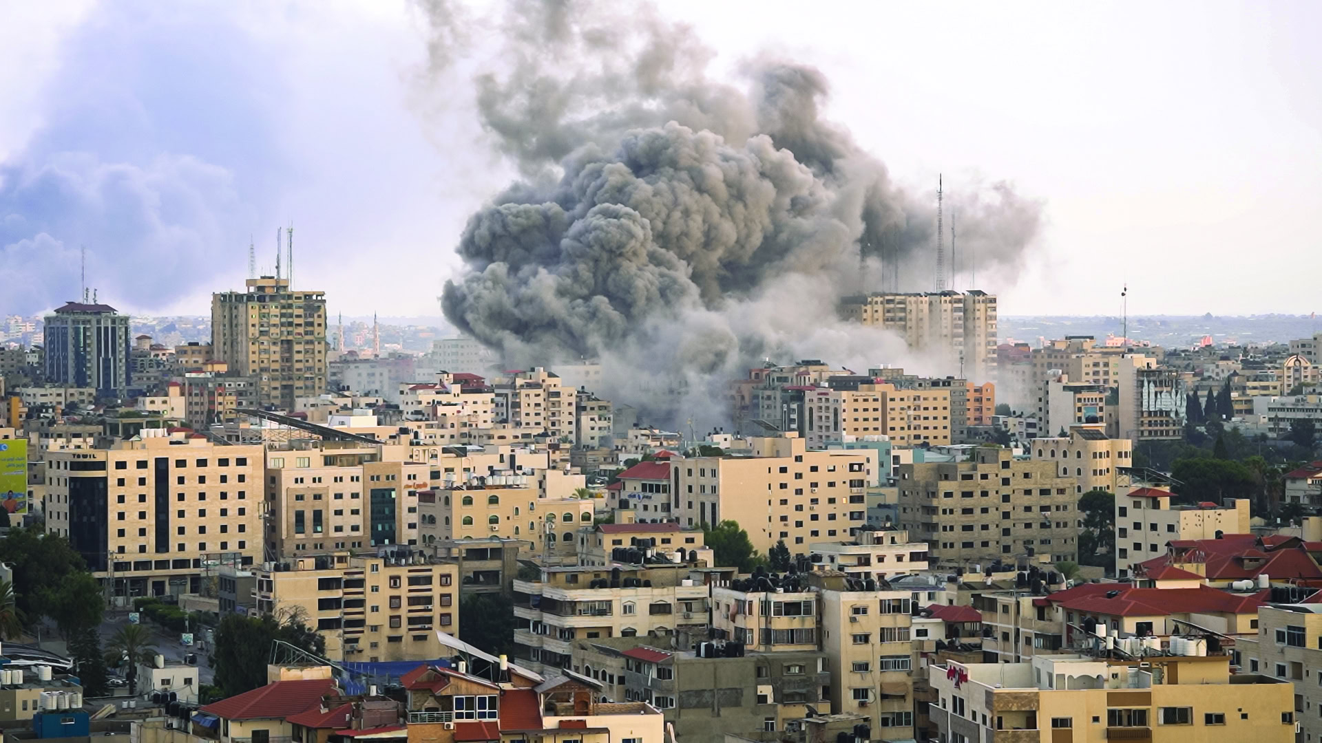 Israeli_airstrike_on_Gaza_Strip_during_Gaza_War_23-25